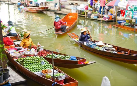 Private Tour: Floating Markets of Damnoen Saduak Cruise Day Trip from Bangkok