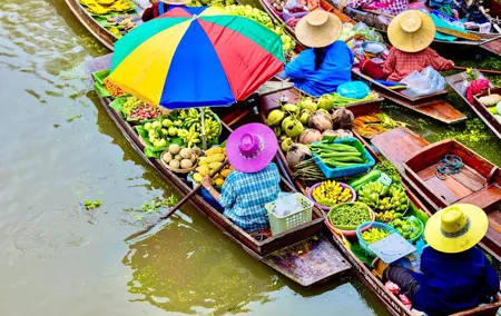Bangkok: Private Floating Market and Train Market