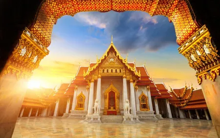 Bangkok: The Grand Palace, Wat Pho, and Wat Arun Walking Tour