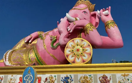 Bangkok: Pink Ganesha & Wat Paknam Half-Day Japanese Tour