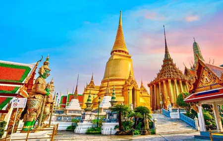 Bangkok: Grand Palace, Wat Pho and Chinatown Walking Tour