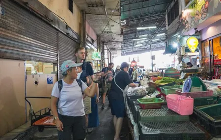 Bang Rak Backstreets: Local Bites & Culture Walking Tour