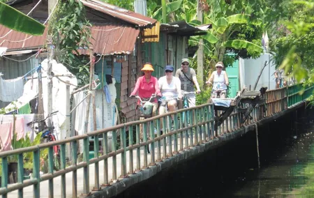 Half-Day Bangkok Bike Tour Including Lunch