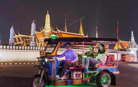 Sawasdee Bangkok Tour (Night Light) - Best Street Food (Michelin Guide)