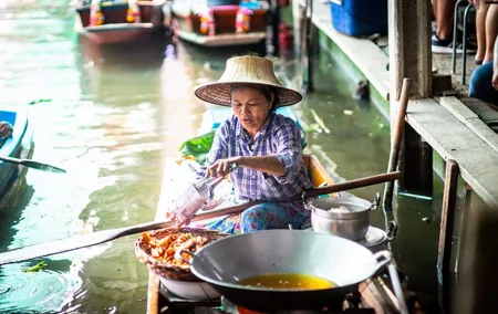 Bangkok Floating Market & Boat Ride to an Orchid Farm