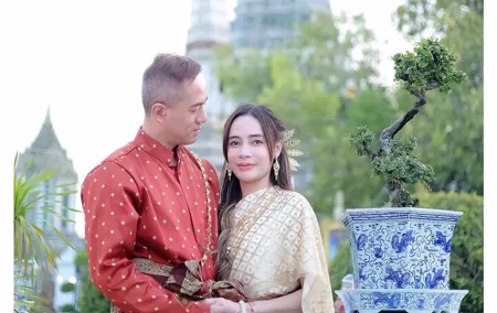 Private Thai Costume Rental & Hairstyling at Wat Arun