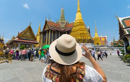 Bangkok Culture Exploration Guided Trip with Classic Cabaret Show