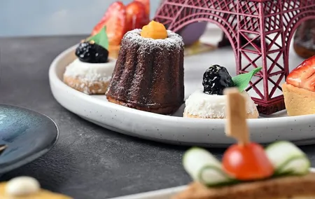 Landmark Hotel Bangkok: Classic Afternoon Tea