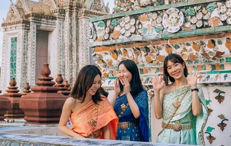 Bangkok Express Tour: Temple of Dawn and Reclining Buddha