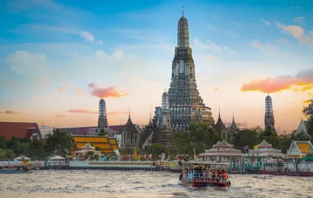 3-Hour Bangkok Walking Tour: Wat Pho and Wat Arun