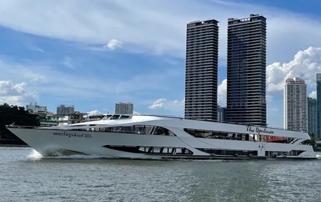 The Luxury Opulence Cruise Bangkok with Buffet Dinner