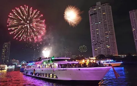 Grand Pearl Dinner Cruise Experience at Bangkok with Pickup