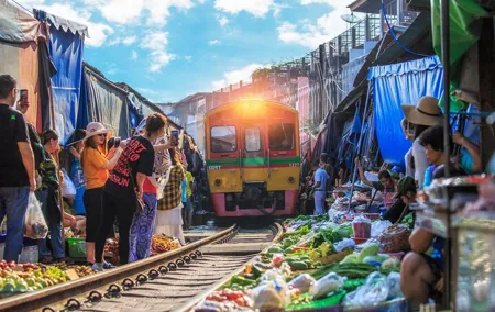 Damnoen Saduak Floating Market & Maeklong Railway From Bangkok