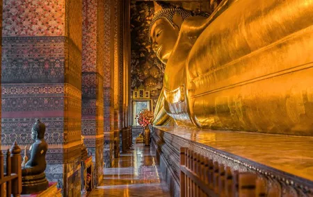 Bangkok's Best: City Highlights & Floating Market Private Tour