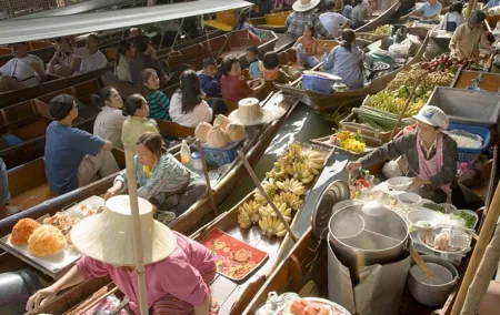 Private Damnoen Saduak Floating Market and Train Market Tour