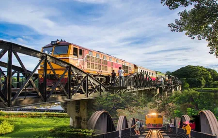 River Kwai Bridge and Floating Market Full-Day Combo