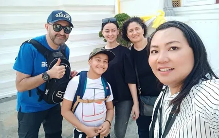 Bangkok Private Walking Tour with A Pro Guide (Tour Car Option)