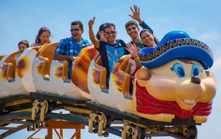 Dream World & Snow Town in Bangkok with Return Transfer & Lunch