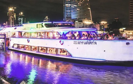 Grand Pearl: Luxury Dinner Cruise with Live Entertainment