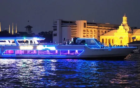 Smile Dinner Cruise Experience: Dining & Live Entertainment