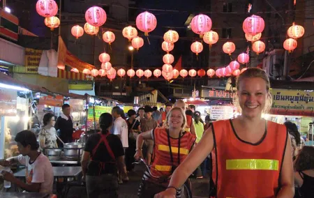 Bangkok Hidden Paths Night Biking Tour with Street-food Meal