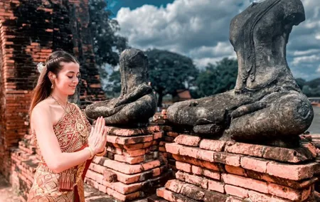 Private Damnoen Saduak Floating Market, Erawan Falls & Ayutthaya
