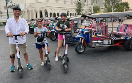 Bangkok Classic E-Scooter &/or Bike Trip