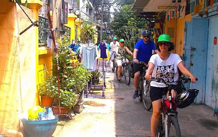 Thai Culture and Local Life 4- Hour Bangkok Bike Tour