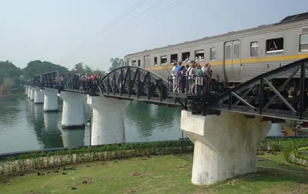 BKK-Kanchanaburi: Bridge Over The River Kwai, Death Raiway-Train