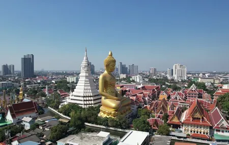 Wat Paknam Walking Tour