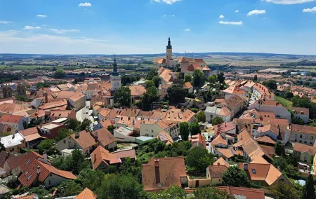 Private tour from Prague to Mikulov, Lednice (wine tasting opt.)