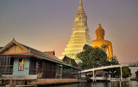 Hidden canal , Bangkok twighlight & temple