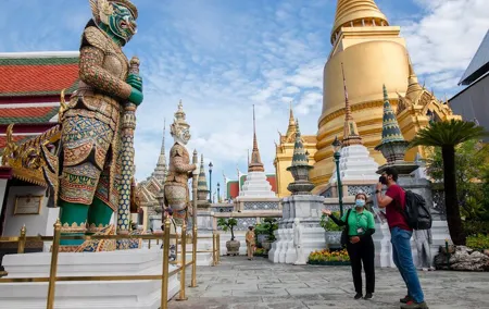 Grand Palace & Wat Arun Immersive Guided Walking Tour 3-Hour