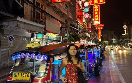 Bangkok : Sunset Food tour by Tuk Tuk boat with big Buddha view