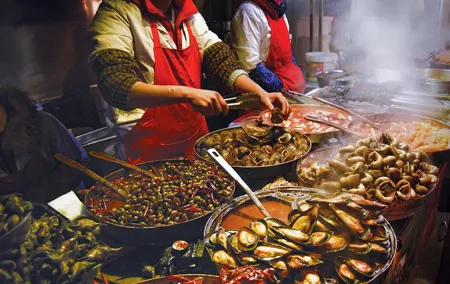 Famous Thai Street Food Tasting Experience!