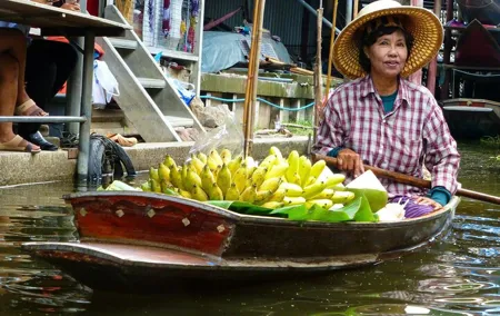 Bangkok Private: Damnoen Saduak and Maeklong Railway Markets