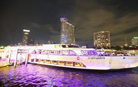 Grand Pearl Luxury Dinner Cruise Experience at Bangkok
