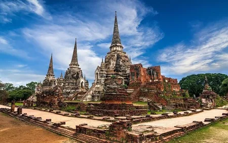 Bangkok Day Tour: Ayutthaya Temples and River Cruise