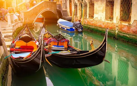 Damnoen Floating Market Half-Day Tour