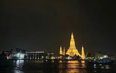 Bangkok Food Tour and Sightseeing with Tuktuk