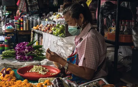 Morning in Tuk-tuk to discover Bangkok with your English-speaking guide