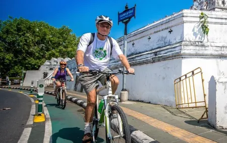 Bike Historic Bangkok Tours : Pedal Through the Old City of Bangkok