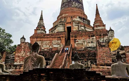 Explore Ayutthaya by foot or bicycle - Private tour from Bangkok