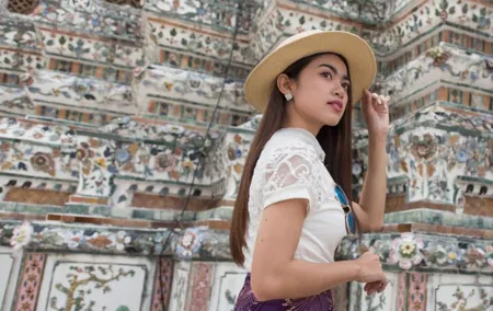 Bangkok Highlights: Wat Arun, Wat Pho, Wat Traimit & Grand Palace