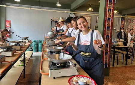 Traditional Thai Cooking Class with Market Visit in Bangkok