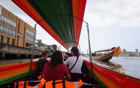 Bangkok Yai Local Canal Tour with Longtail Boat