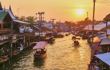 Amphawa Floating & Maeklong Railway Train Market Private Tour