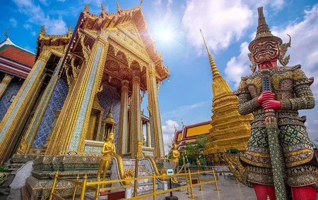 Bangkok's Iconic Temple Emerald Buddha and Royal Grand Palace