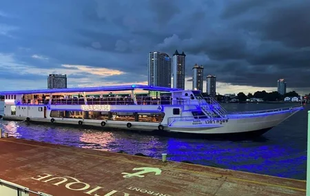 Vela Dinner Buffet Cruise with Bangkok Night Views and Shows