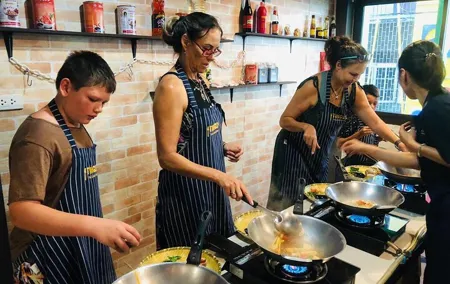 3 Hour Thai Local Cooking Class in Bangkok